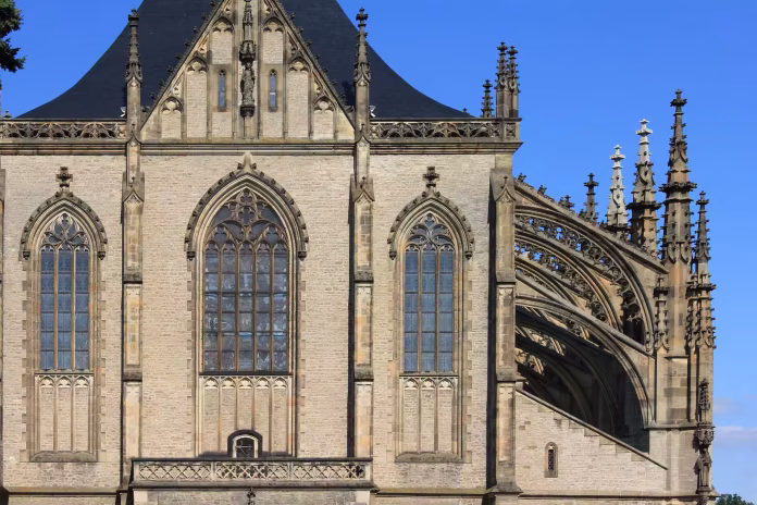 Iglesia de Santa Bárbara en Kutná Hora, patrimonio de la UNESCO cerca de nuestro retiro de oscuridad